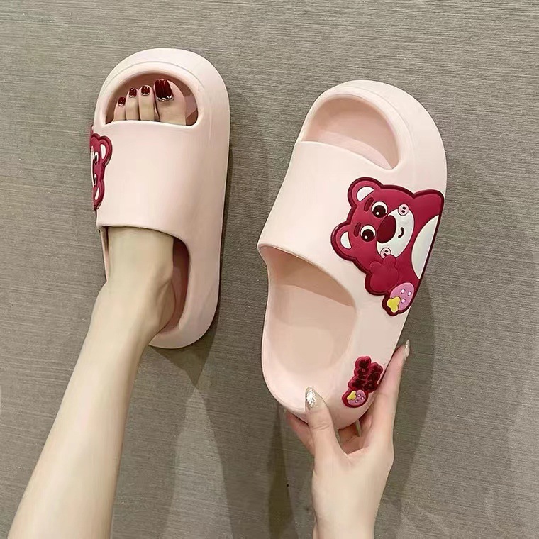 Stepping on feces feeling cute slippers female summer 2023 new indoor home bathroom bath non-slip thick bottom outer wear sandals