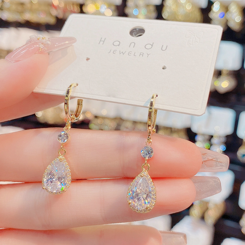 Dongdaemun's new trendy micro-set zircon droplet tassel earrings female Internet celebrity personality light luxury luxury sense versatile earrings