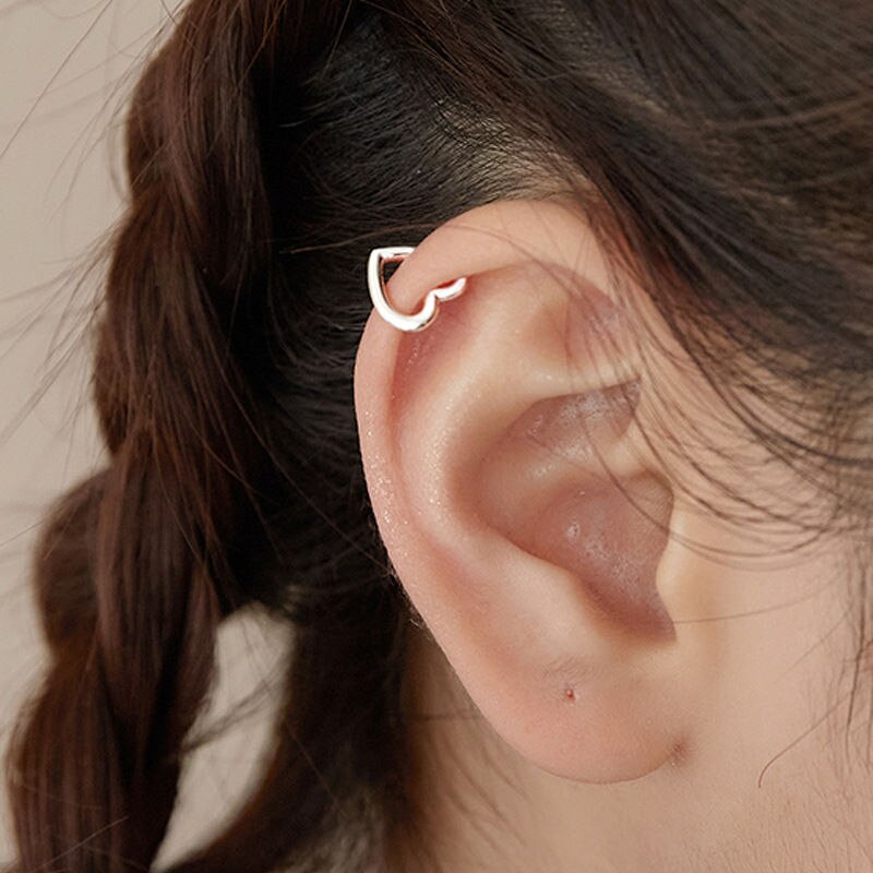 Aveuri 2023 Cute Fashion Hearts Hoop Earrings Charm Minimalism For Women Fake Piercing Romantic Hollow Ear Cuff Ear Clip Wedding Jewelry